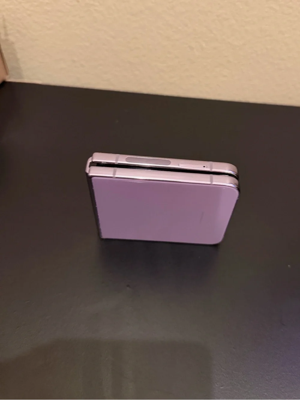Unlocked Samsung Galaxy flip 4 in bora purple Smartphone 128gb